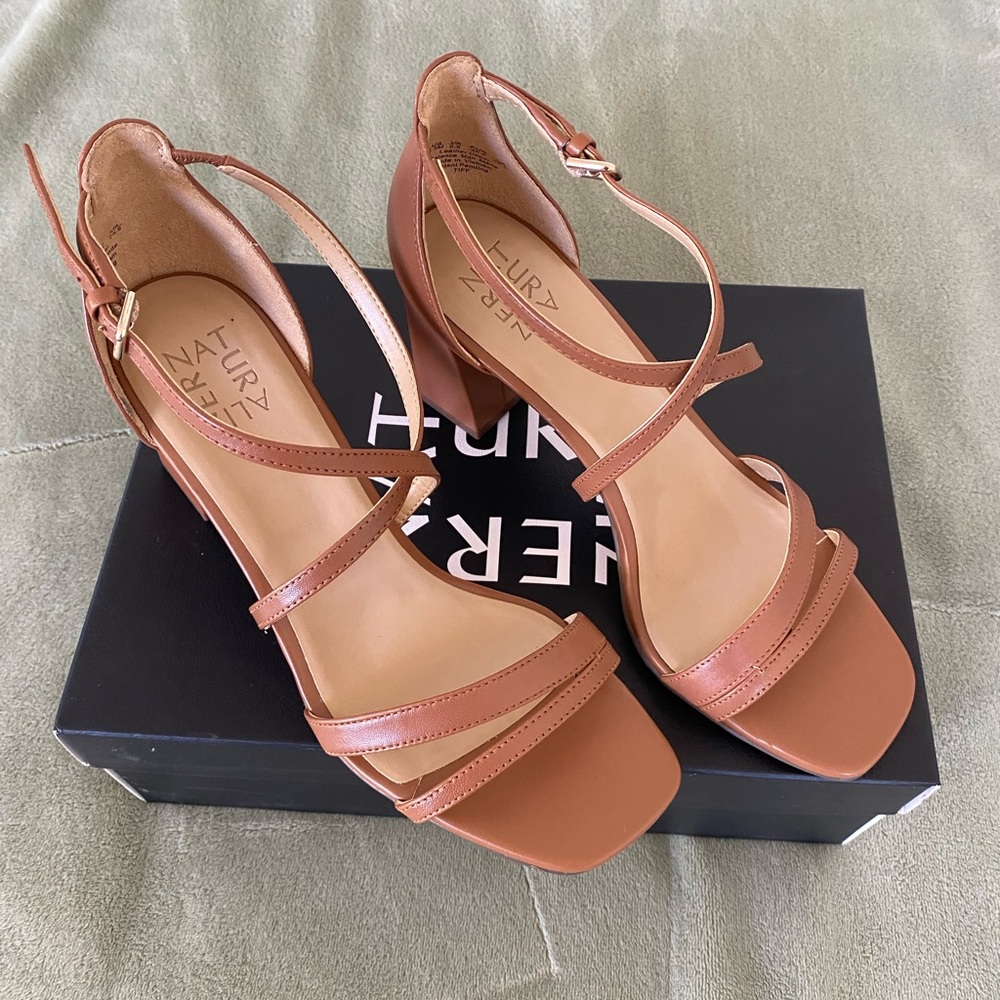 Brand new** Naturalizer leather sandal